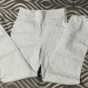 Cropped Plaid pants by Forever 21